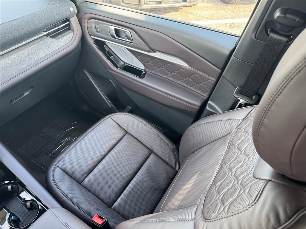 New 2026 Ford Explorer Platinum - photo 17