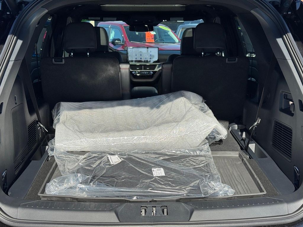 New 2026 Ford Explorer ST-Line - photo 4