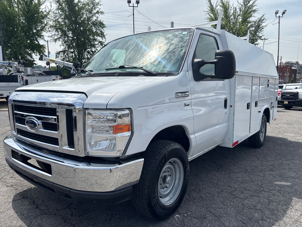 Used 2017 Ford E-350 - photo 1