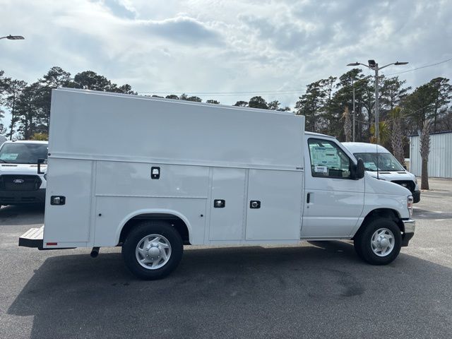 New 2026 Ford E-350 - photo 2