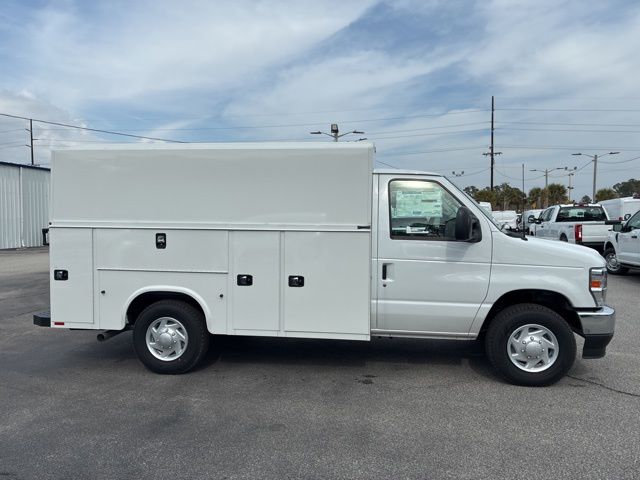 New 2026 Ford E-350 - photo 2