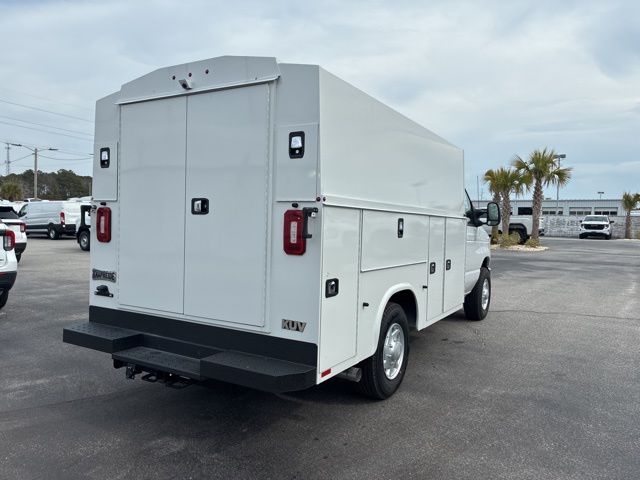 New 2026 Ford E-350 Cutaway - photo 3