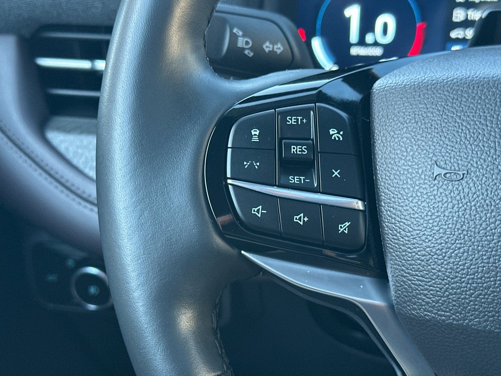 Used 2025 Ford Explorer Platinum - photo 17