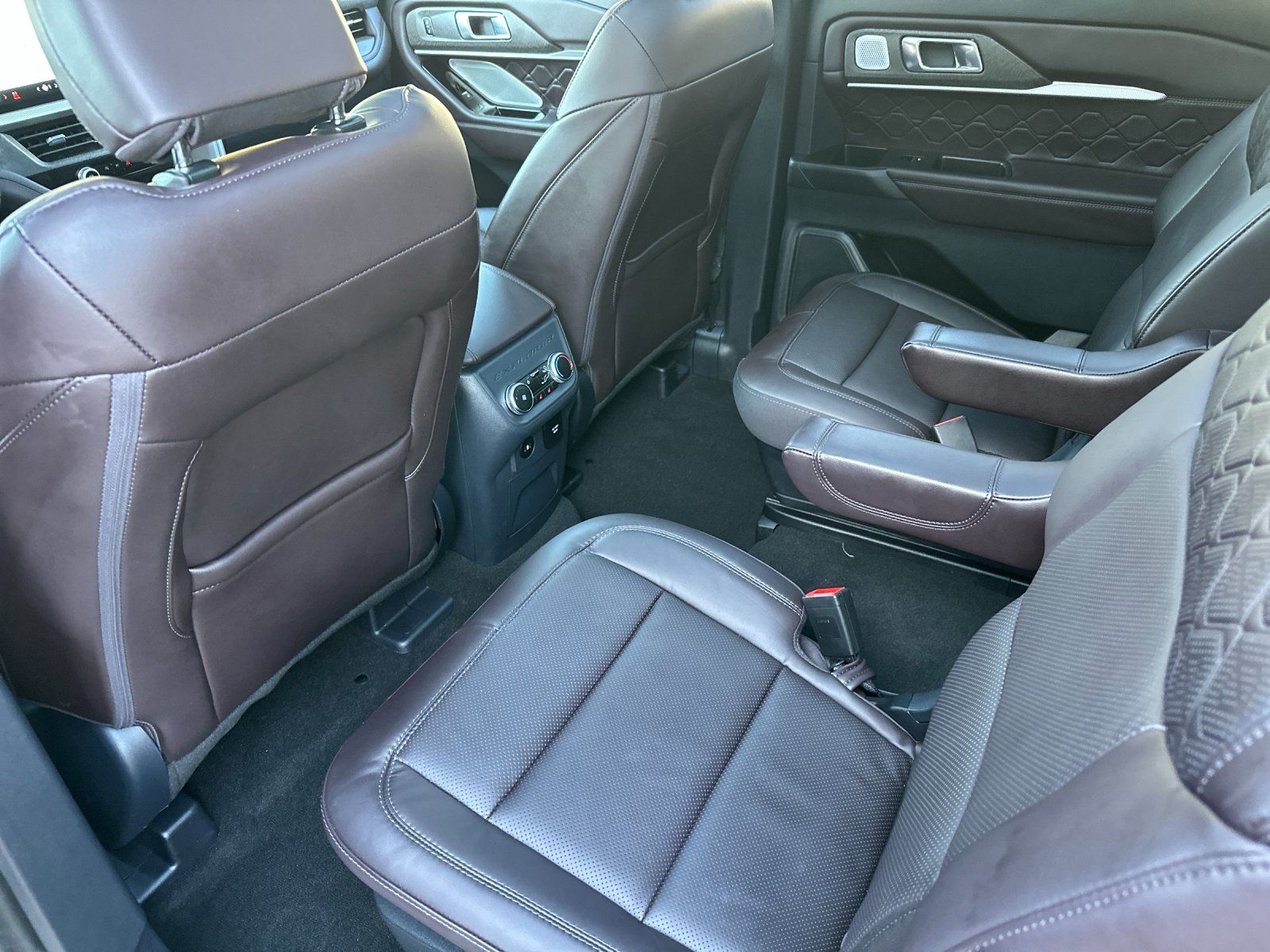 Used 2025 Ford Explorer Platinum - photo 26