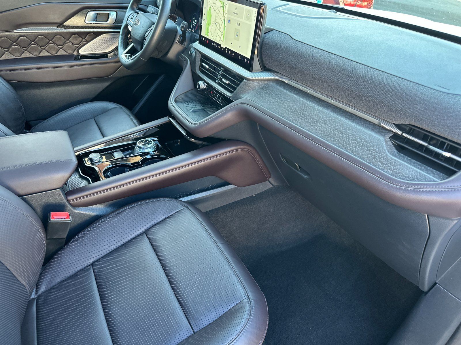 Used 2025 Ford Explorer Platinum - photo 10