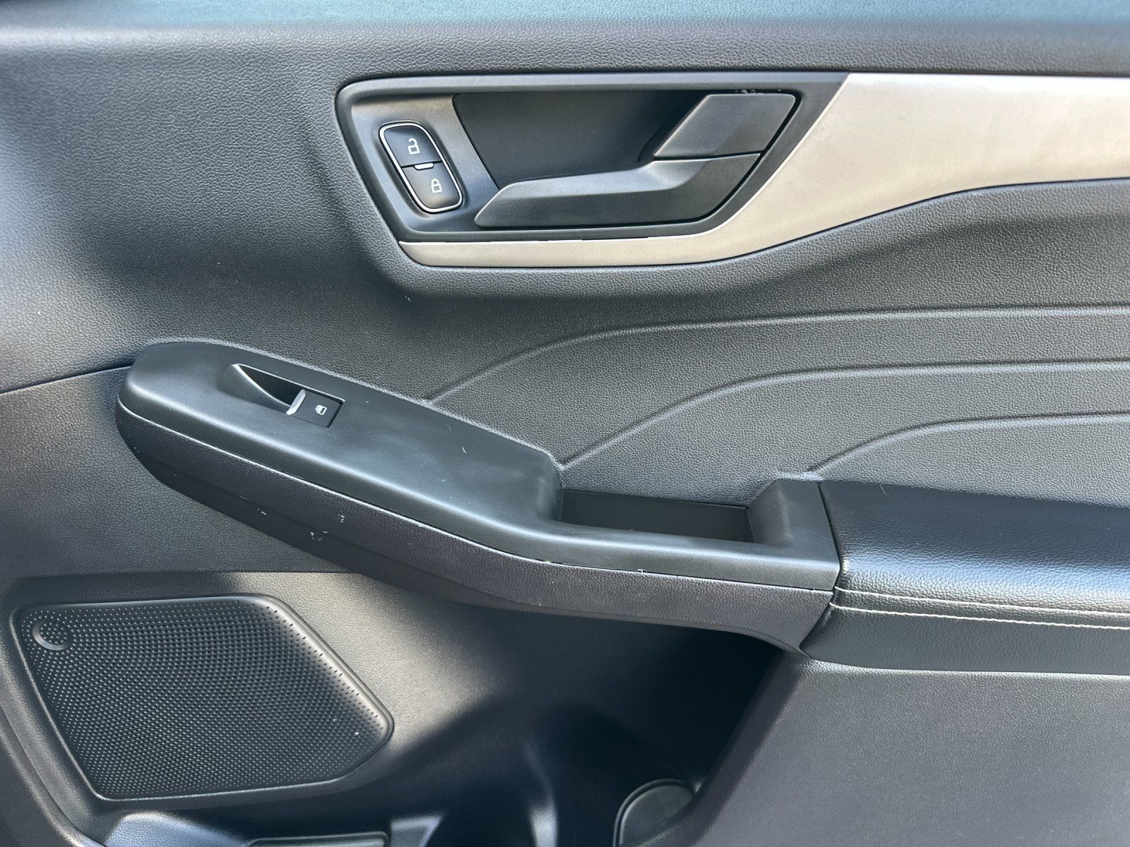 Used 2022 Ford Escape SE - photo 26
