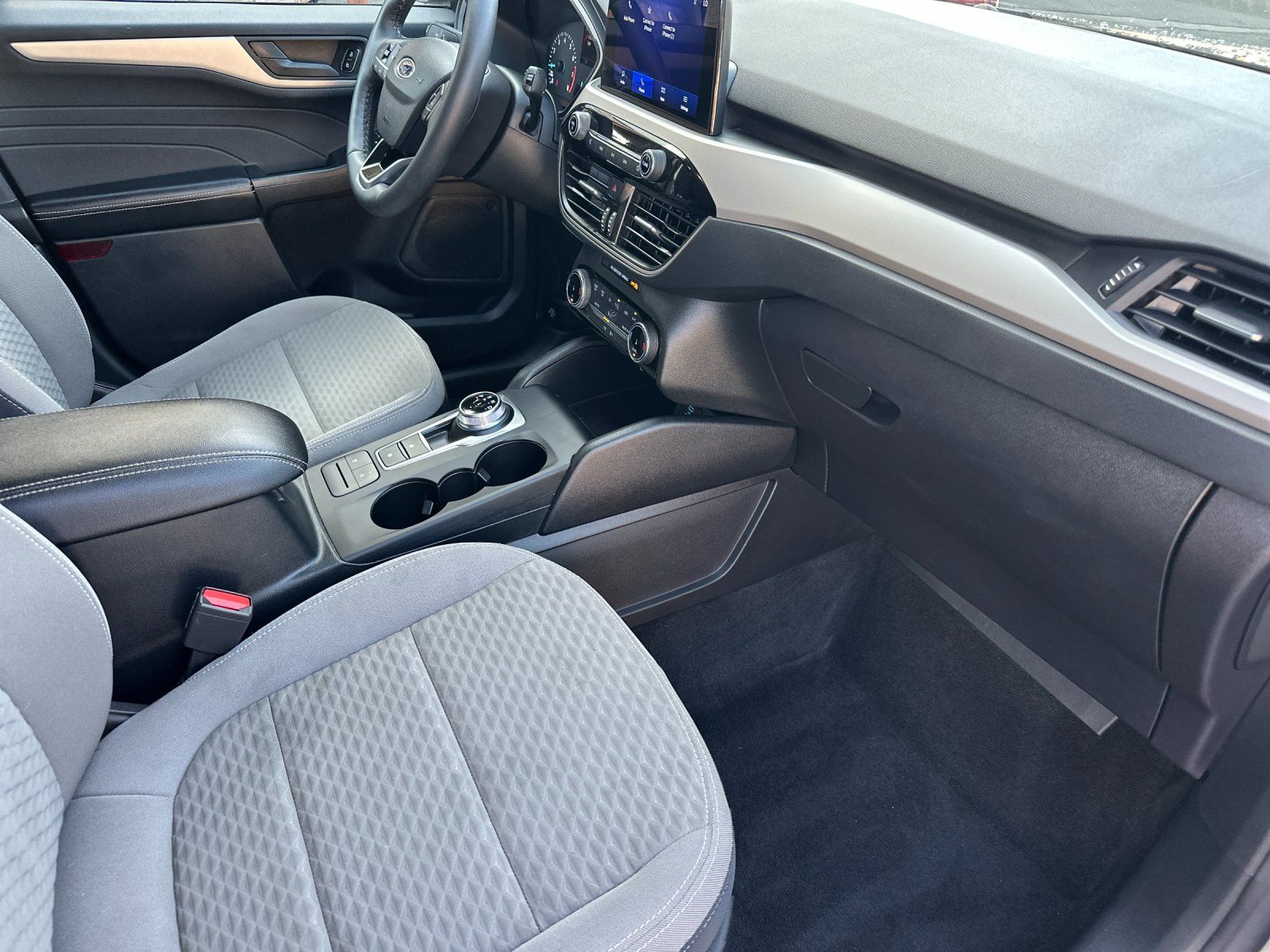 Used 2022 Ford Escape SE - photo 10