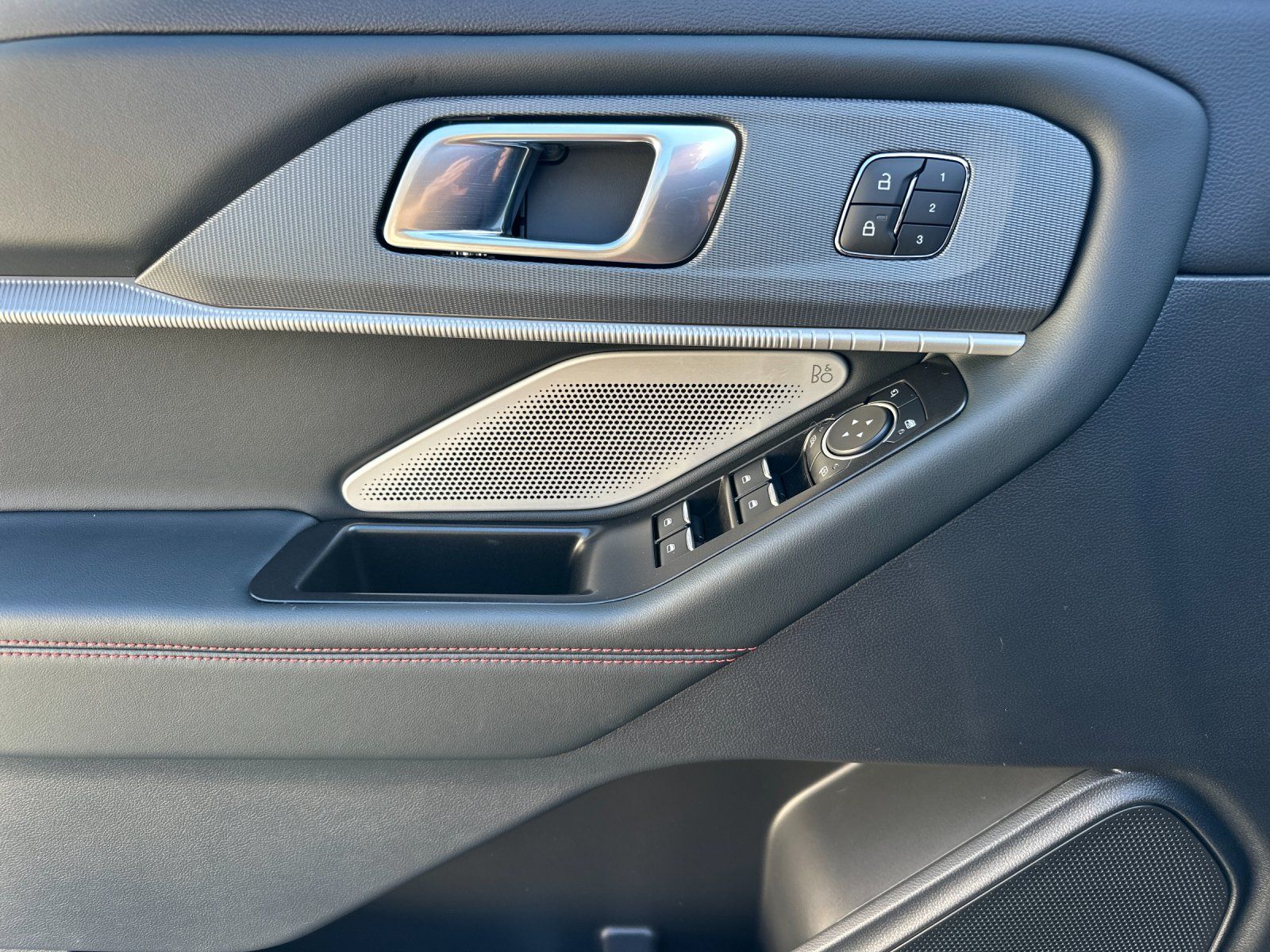 New 2026 Ford Explorer ST - photo 9