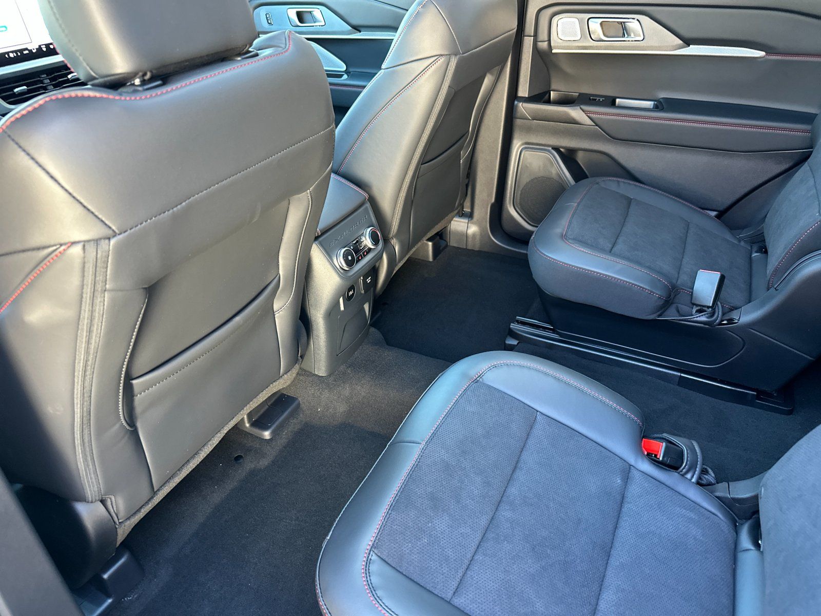 New 2026 Ford Explorer ST - photo 11