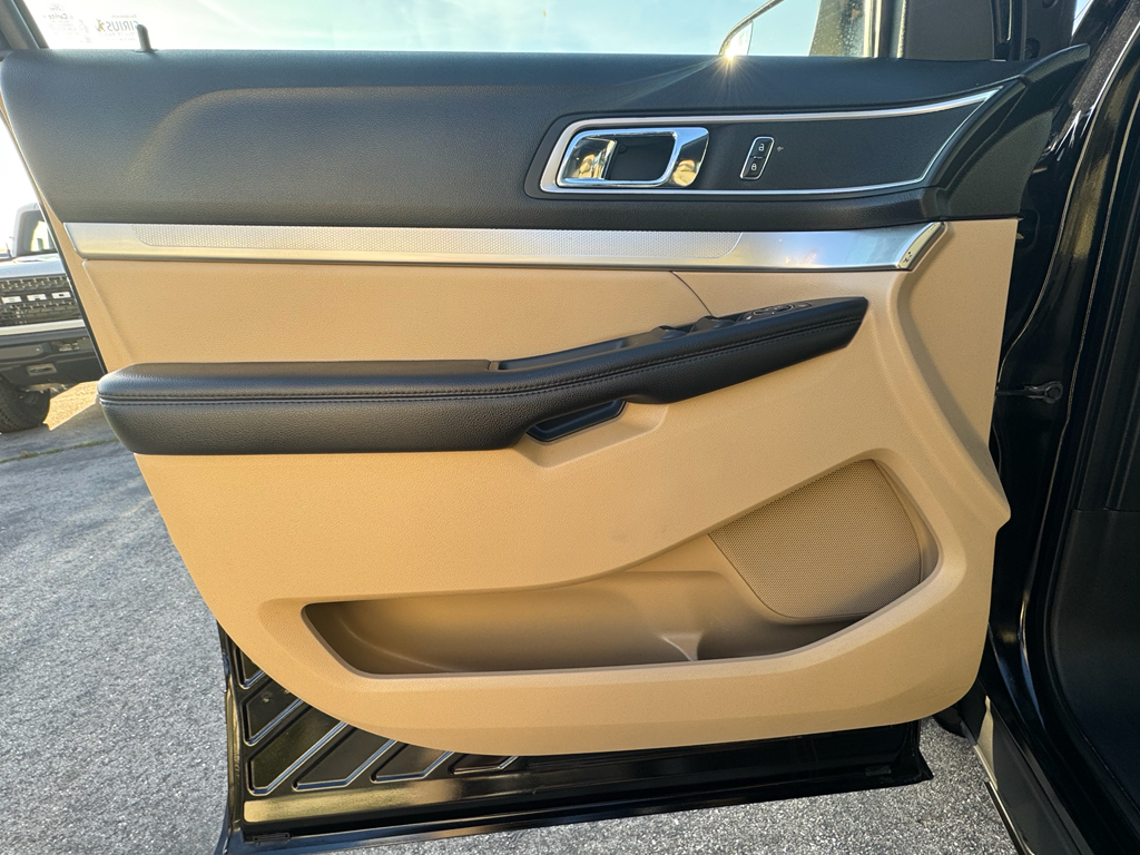 Used 2016 Ford Explorer XLT - photo 18