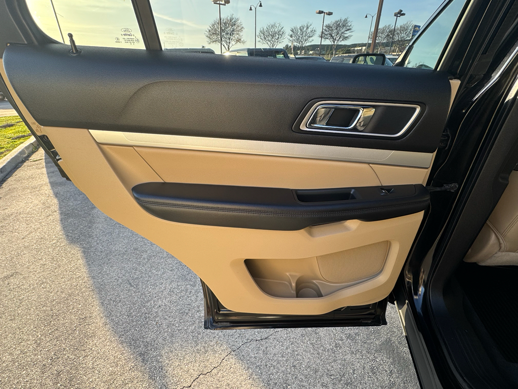 Used 2016 Ford Explorer XLT - photo 22