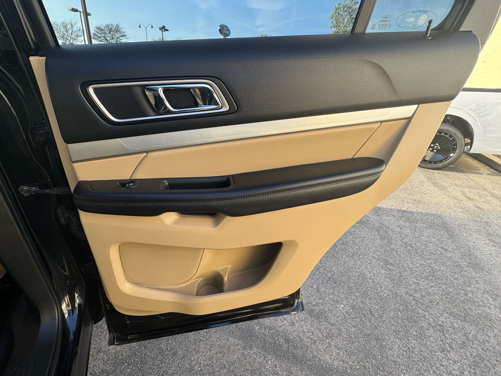 Used 2016 Ford Explorer XLT - photo 23