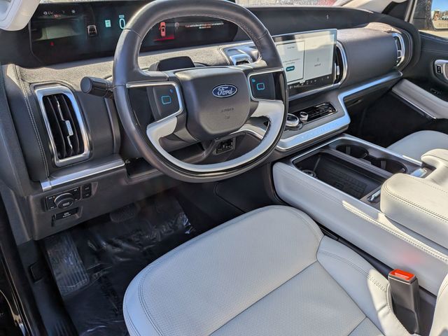 Used 2025 Ford Expedition Platinum - photo 10