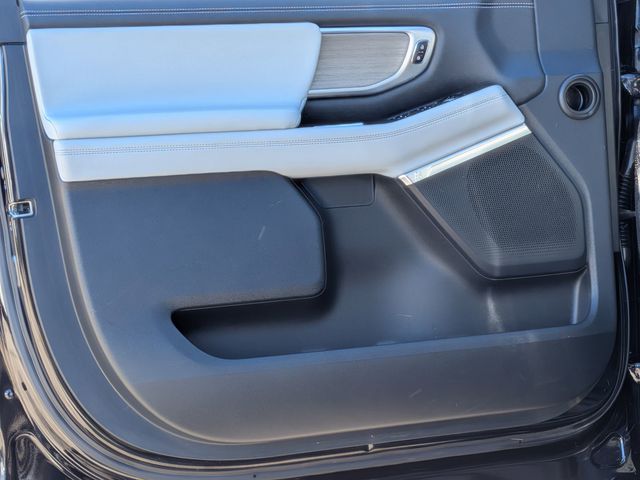 Used 2025 Ford Expedition Platinum - photo 13