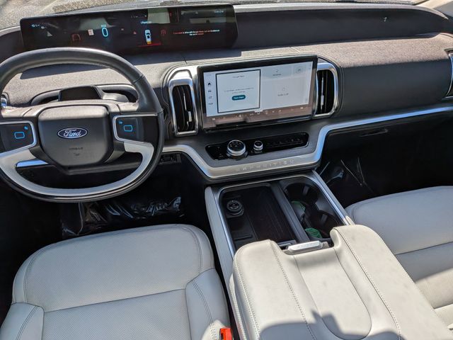 Used 2025 Ford Expedition Platinum - photo 23