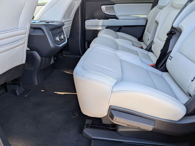Used 2025 Ford Expedition Platinum - photo 24