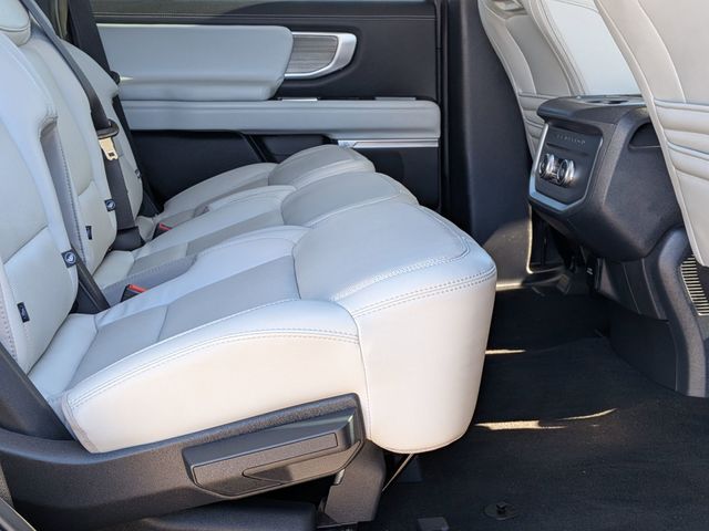 Used 2025 Ford Expedition Platinum - photo 27