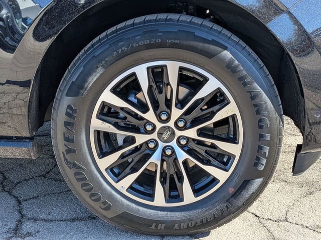 Used 2025 Ford Expedition Platinum - photo 9