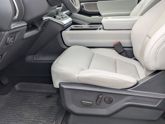 Used 2025 Ford Expedition Platinum - photo 11