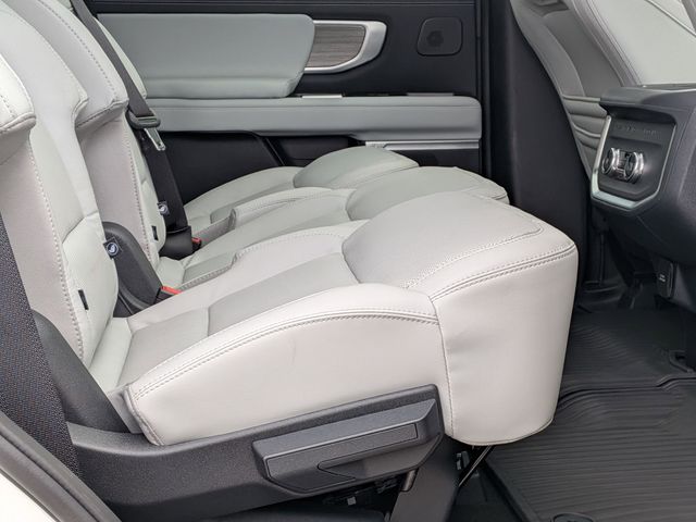 Used 2025 Ford Expedition Platinum - photo 28