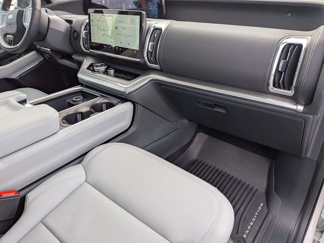 Used 2025 Ford Expedition Platinum - photo 30