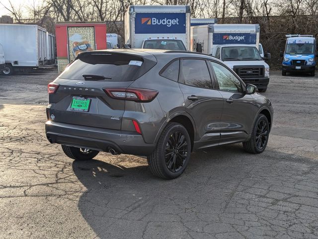 New 2025 Ford Escape - photo 3