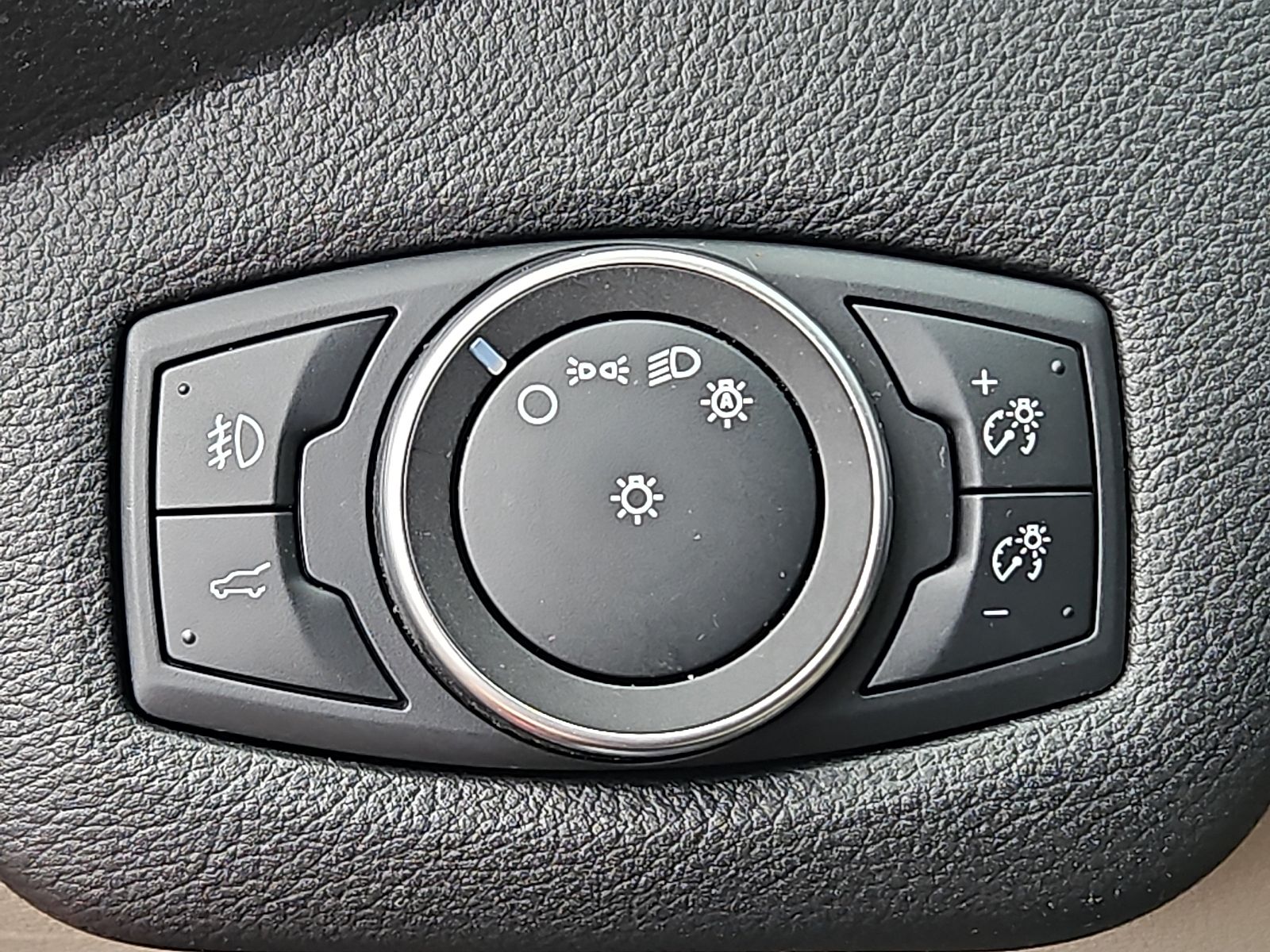 Used 2018 Ford Escape SEL - photo 3
