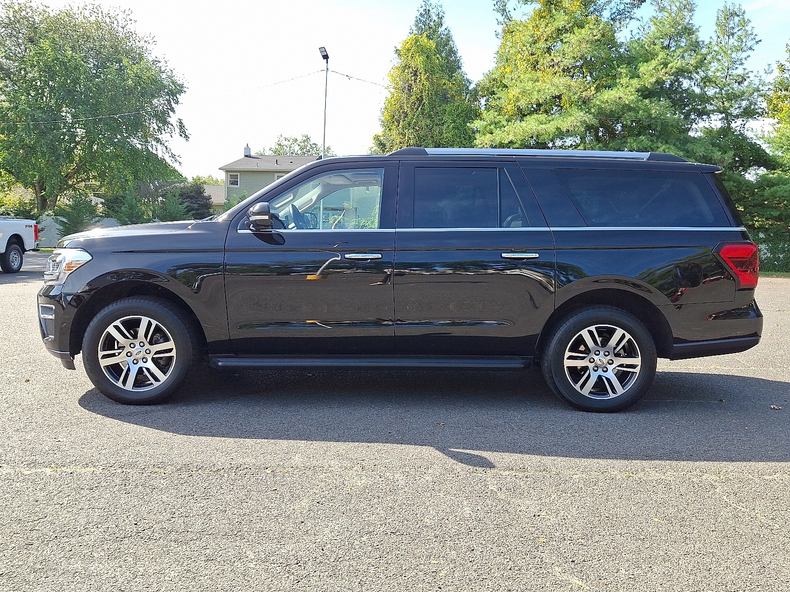 Used 2024 Ford Expedition MAX Limited - photo 4