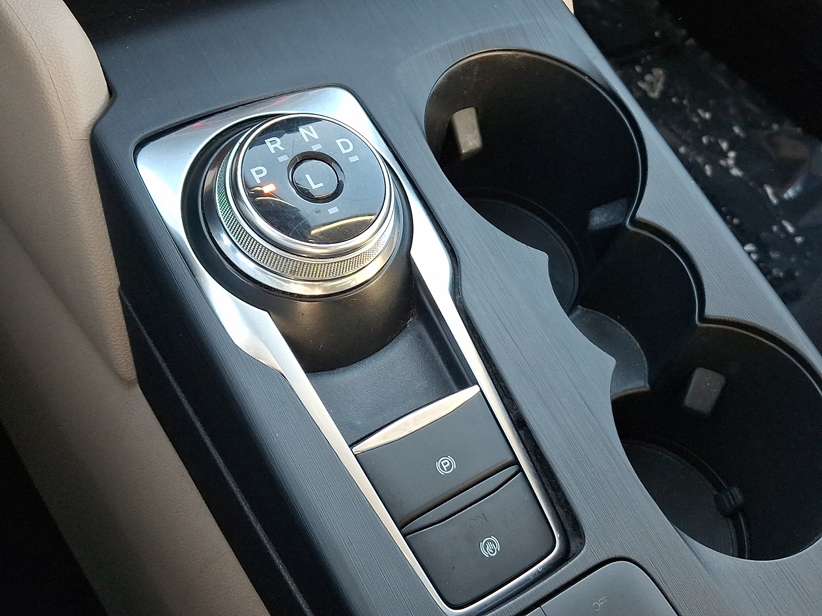 Used 2020 Ford Escape SE - photo 28