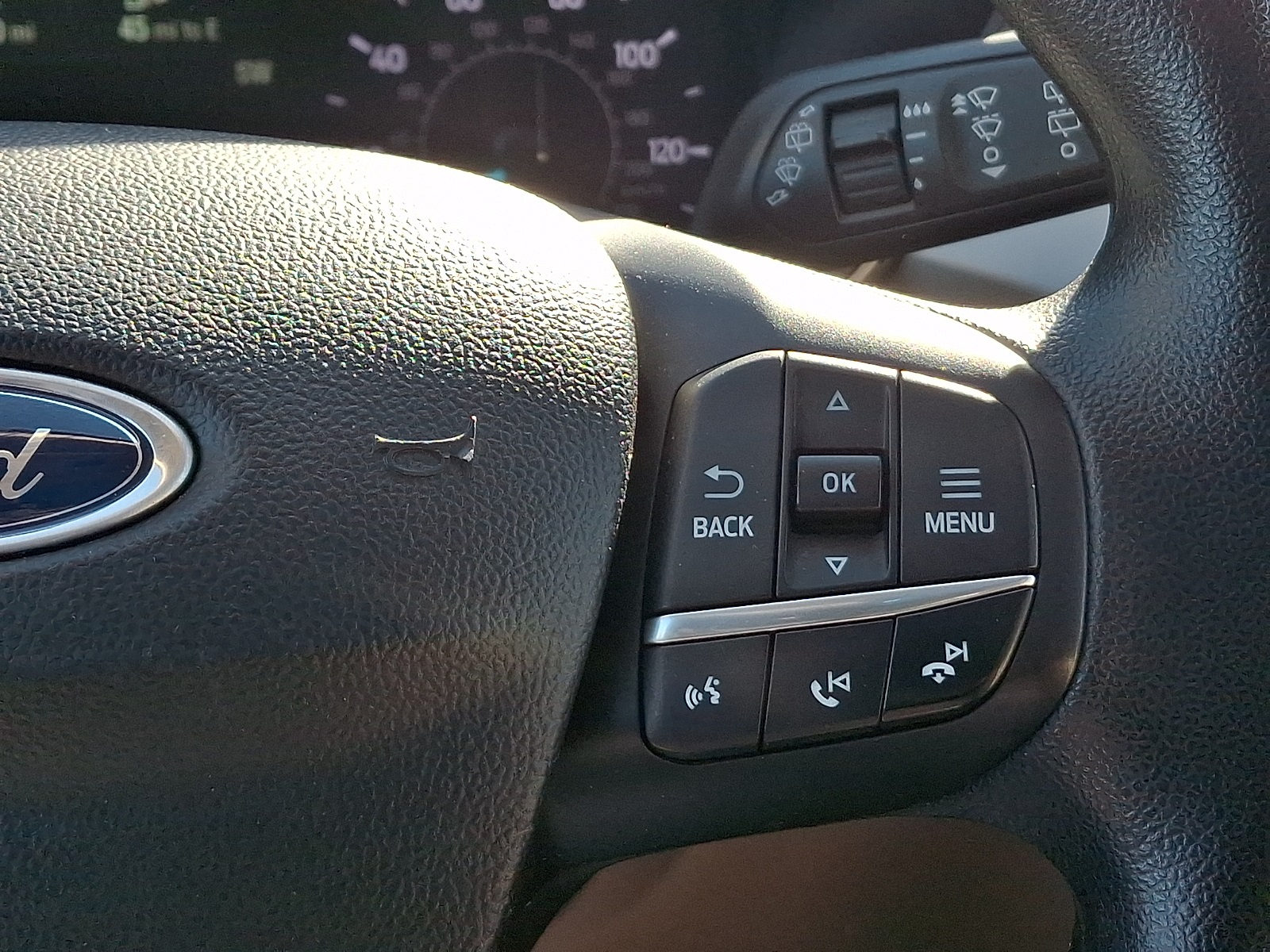 Used 2020 Ford Escape SE - photo 6