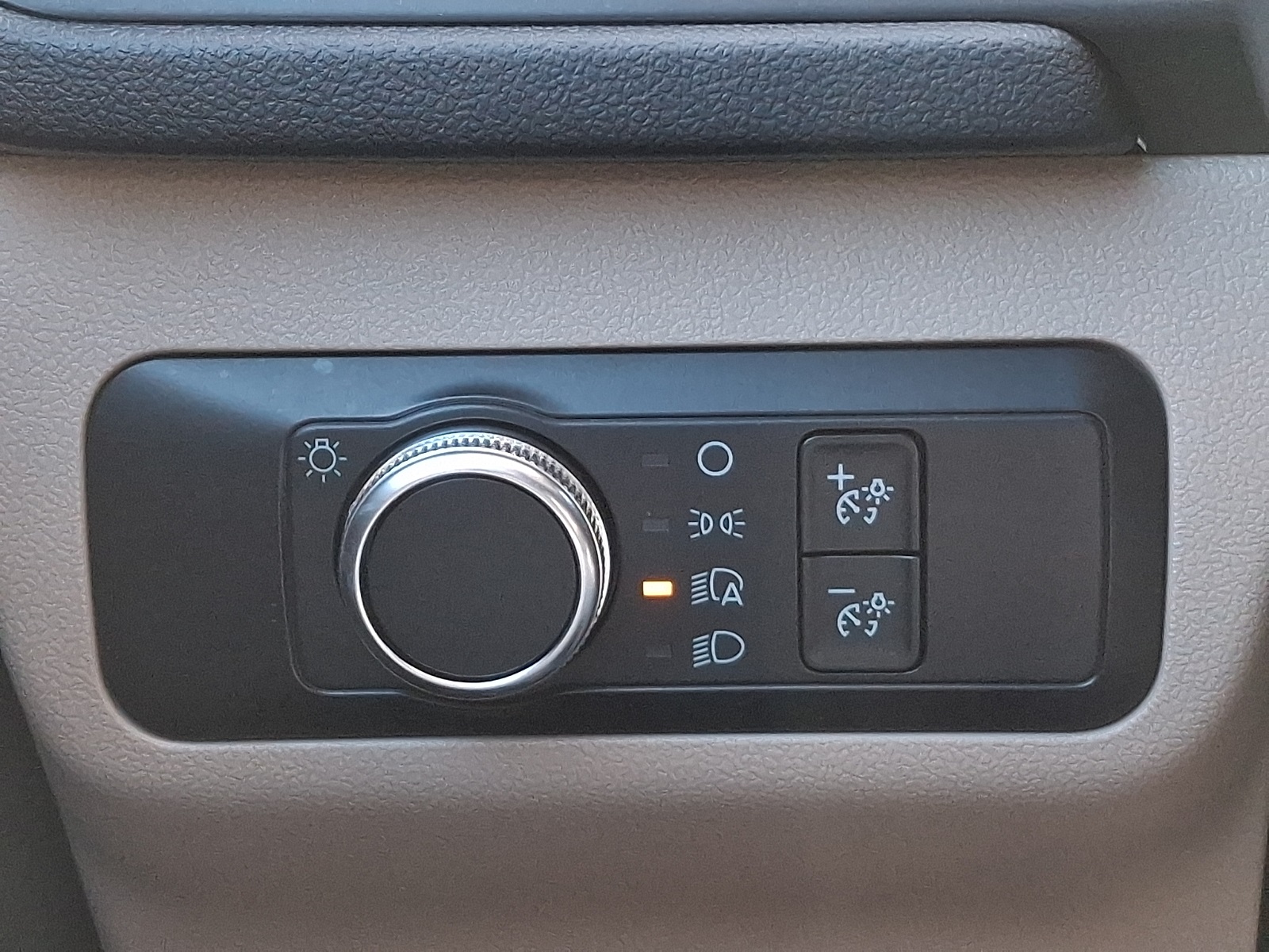 Used 2020 Ford Escape SE - photo 7