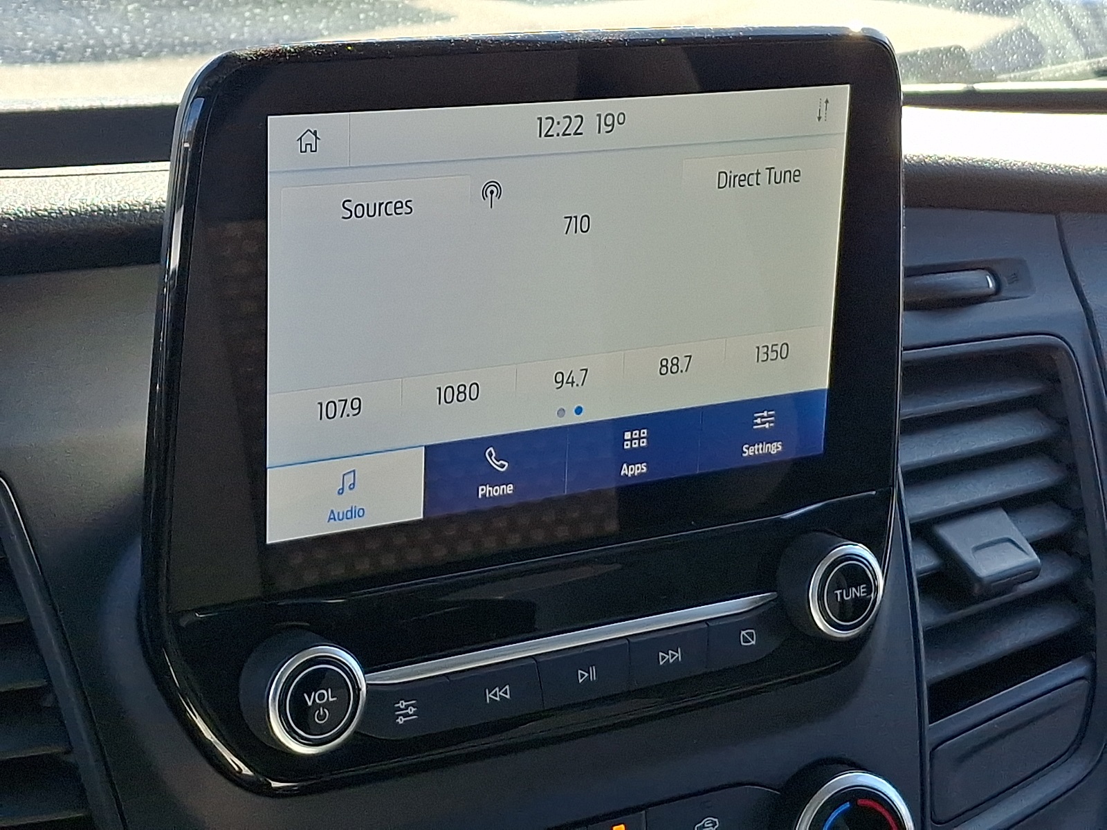 Used 2020 Ford Transit 150 - photo 2