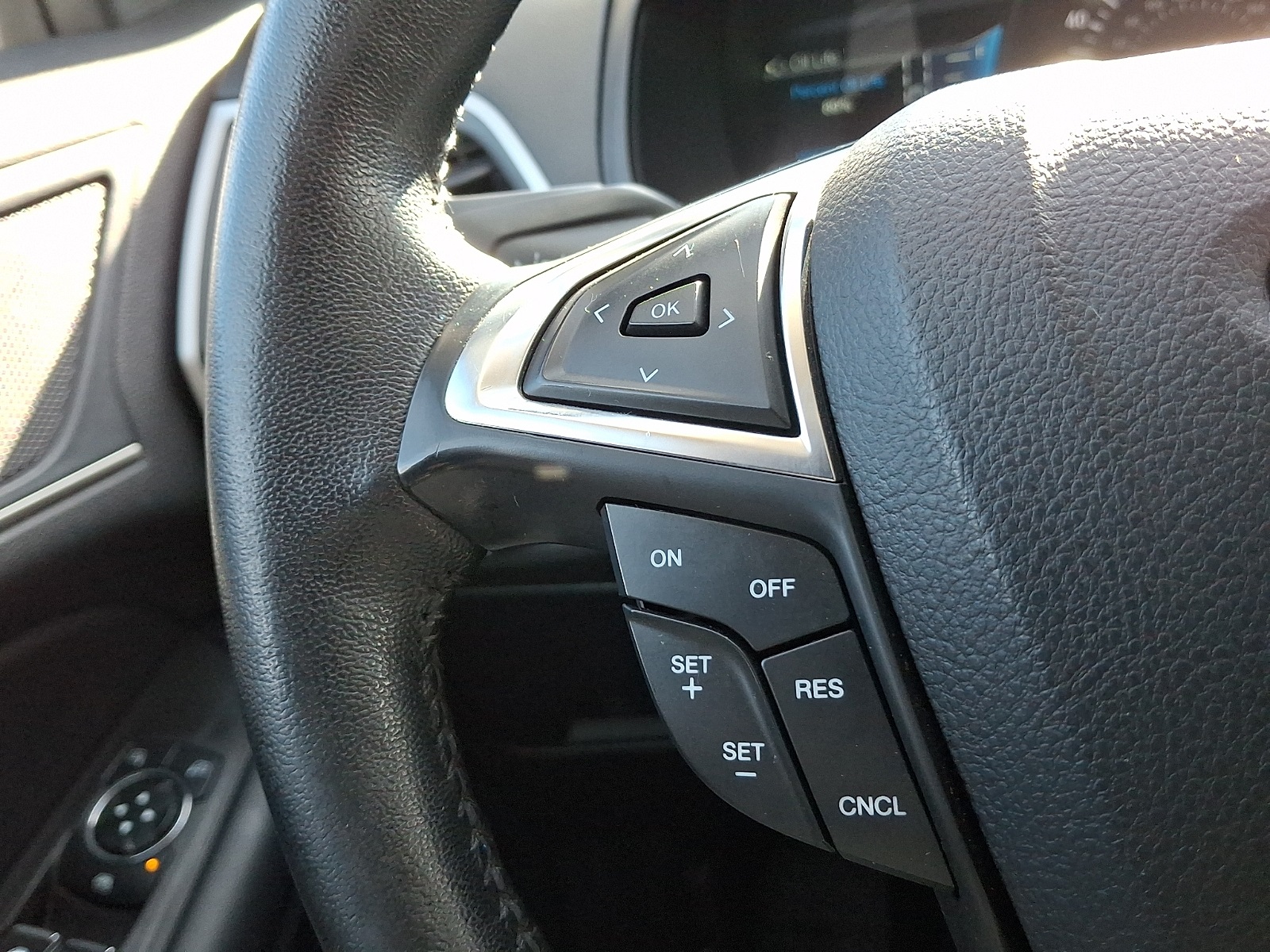 Used 2022 Ford Edge SEL - photo 3