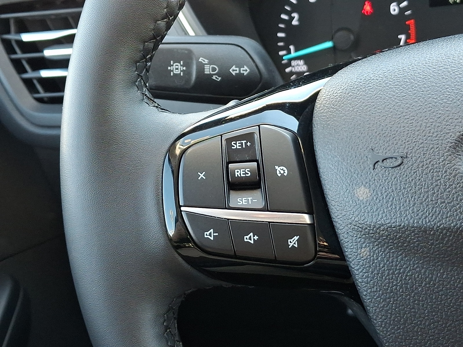 Used 2022 Ford Escape - photo 1