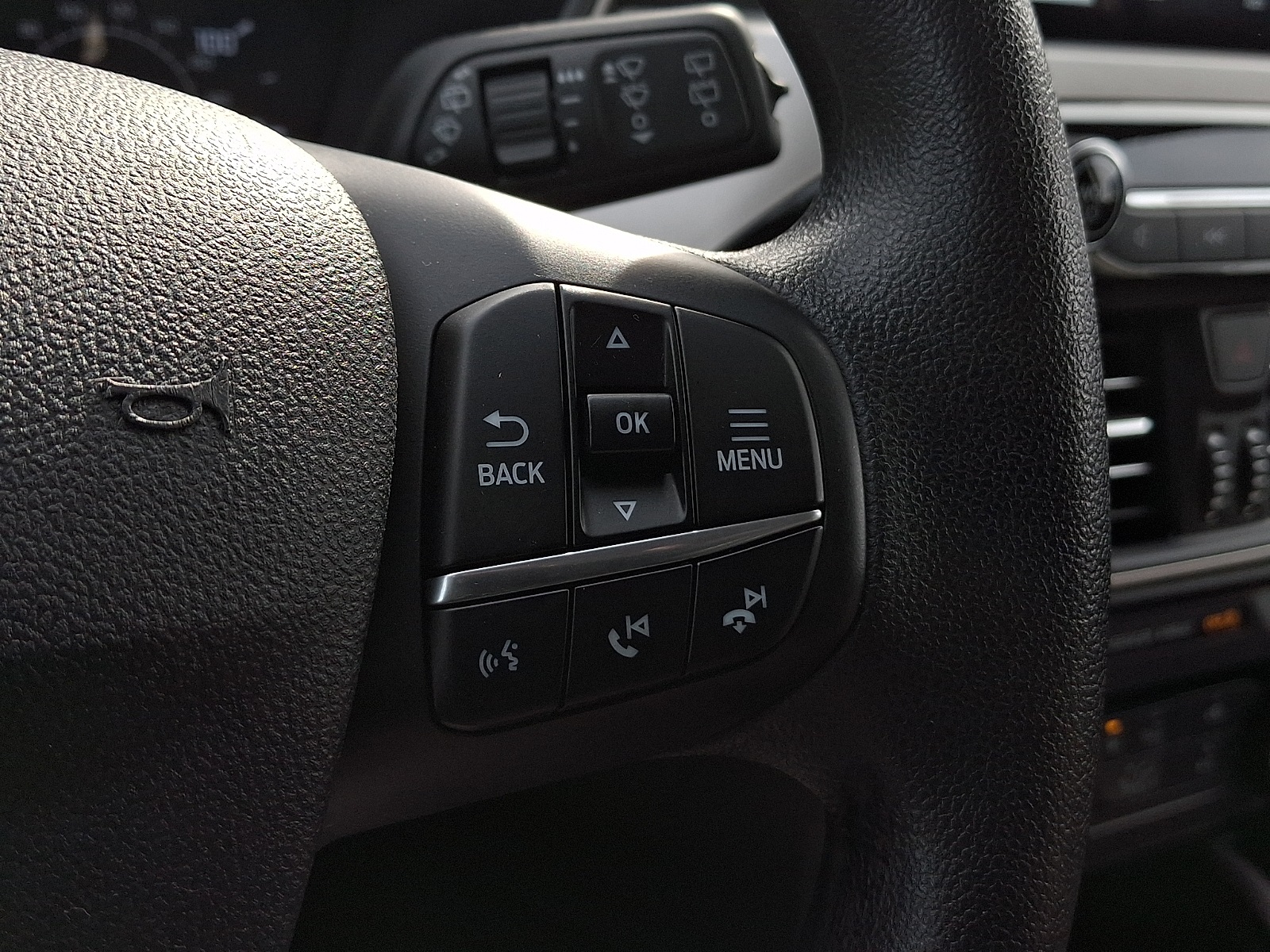 Used 2022 Ford Escape SE - photo 3