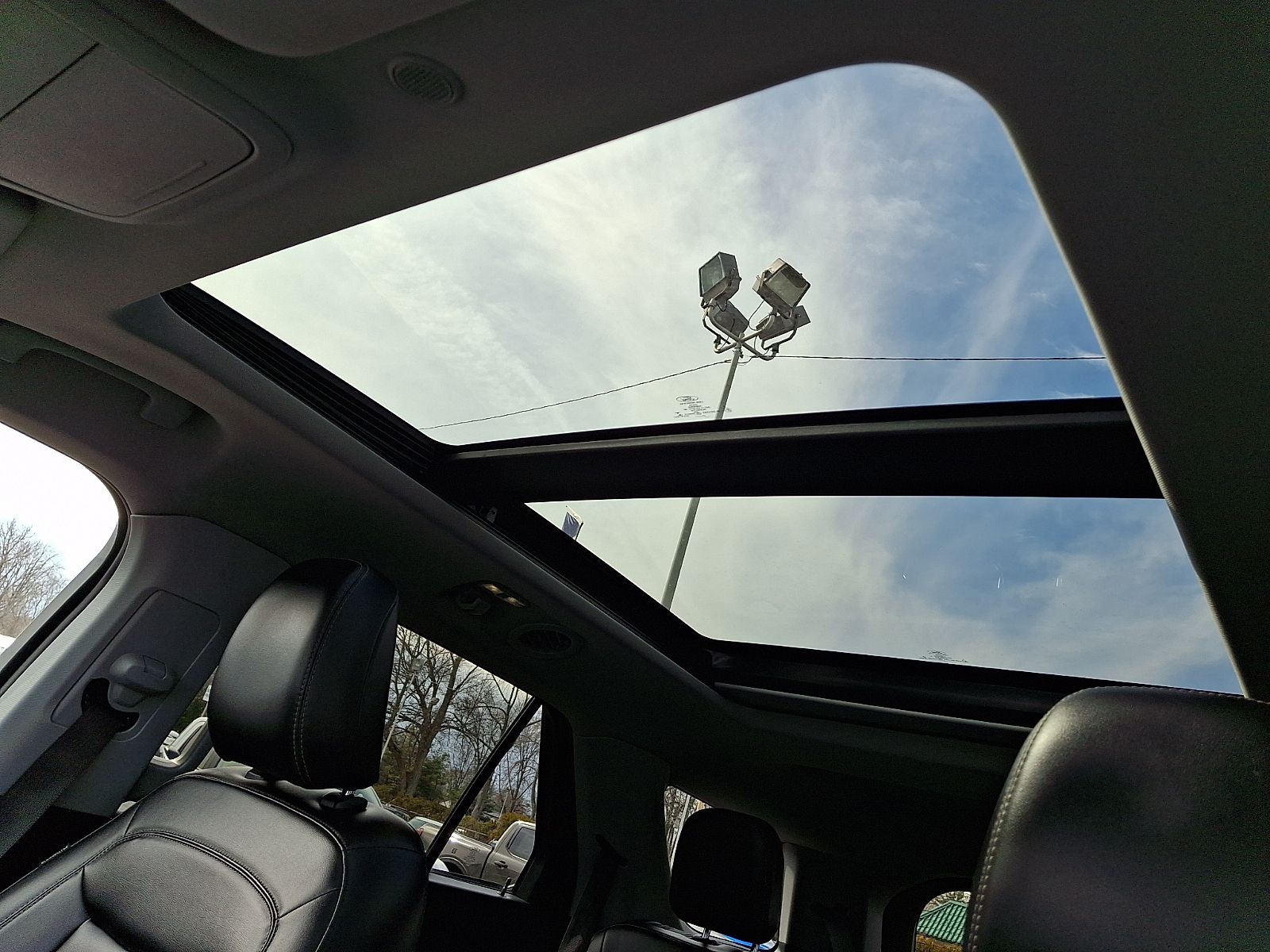 Used 2022 Ford Explorer XLT - photo 25