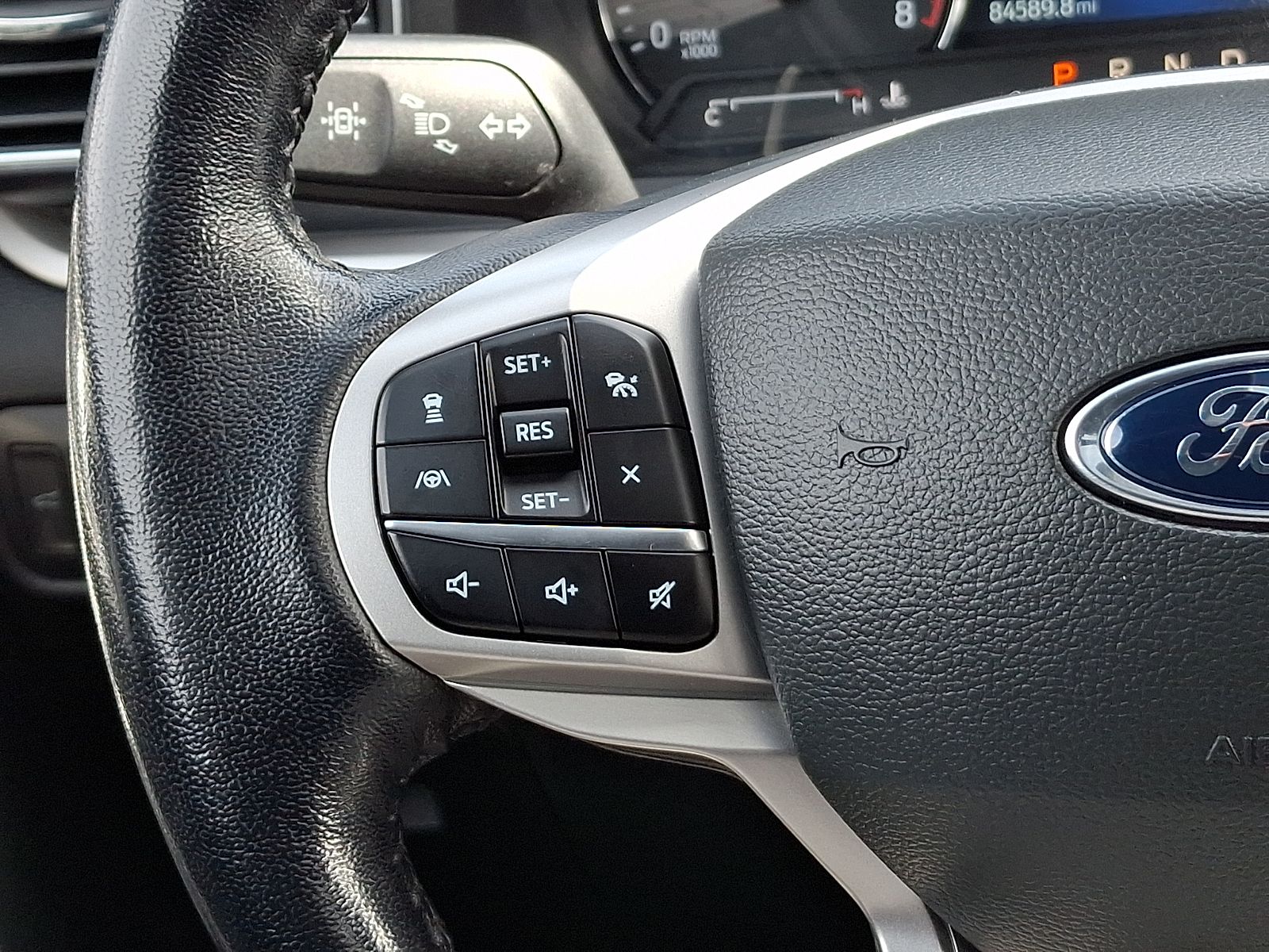 Used 2022 Ford Explorer XLT - photo 3