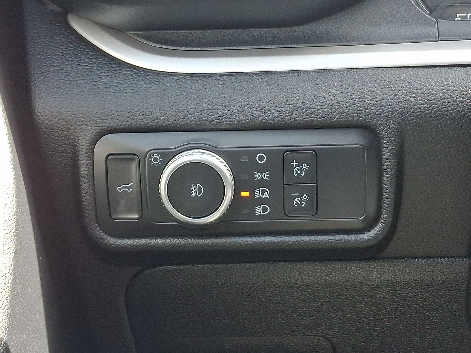 Used 2022 Ford Explorer XLT - photo 5