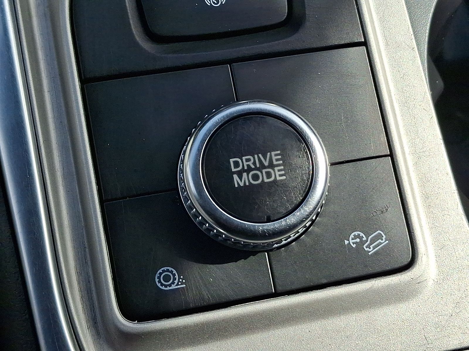 Used 2022 Ford Explorer XLT - photo 8