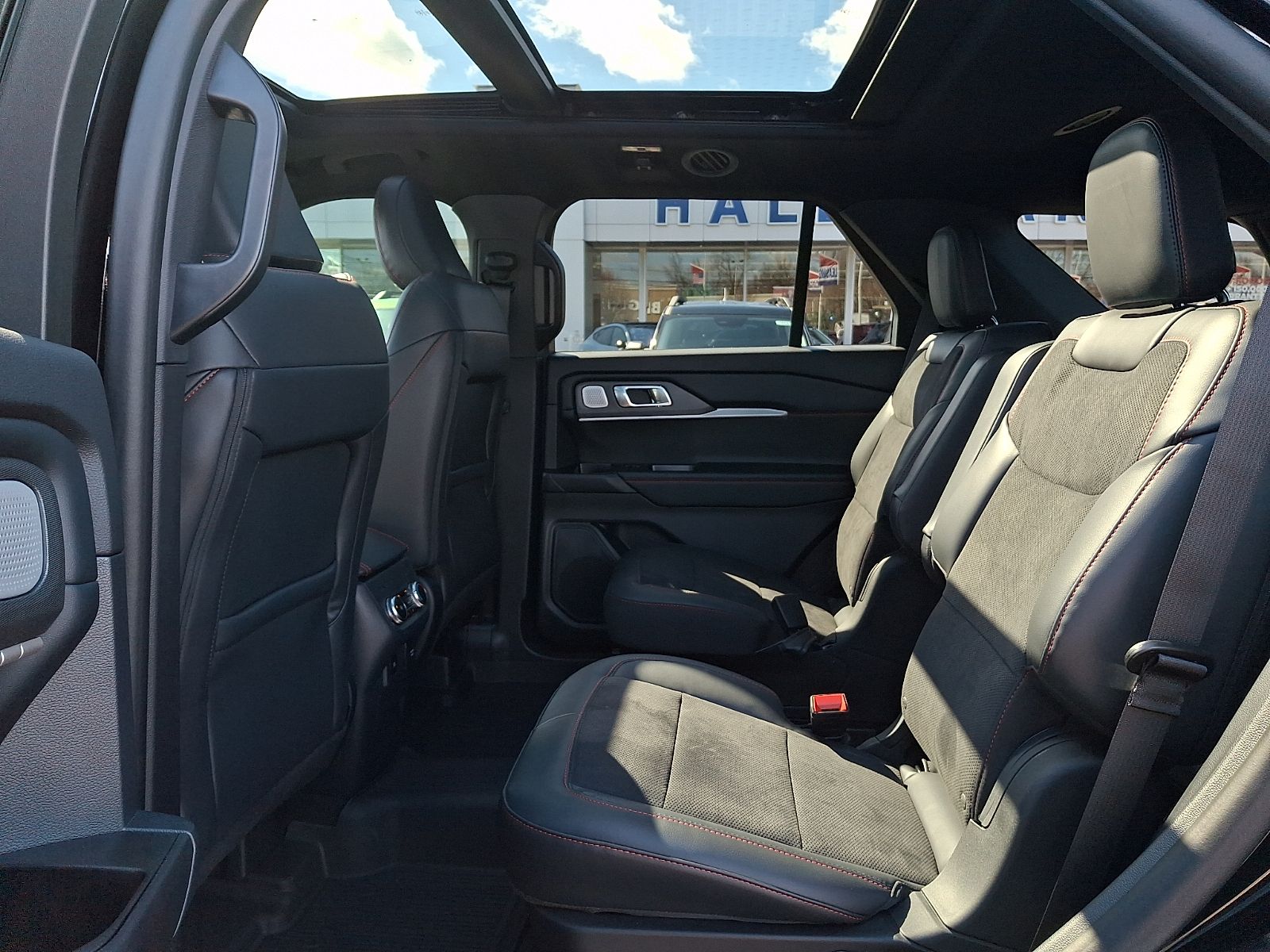 Used 2025 Ford Explorer ST - photo 27