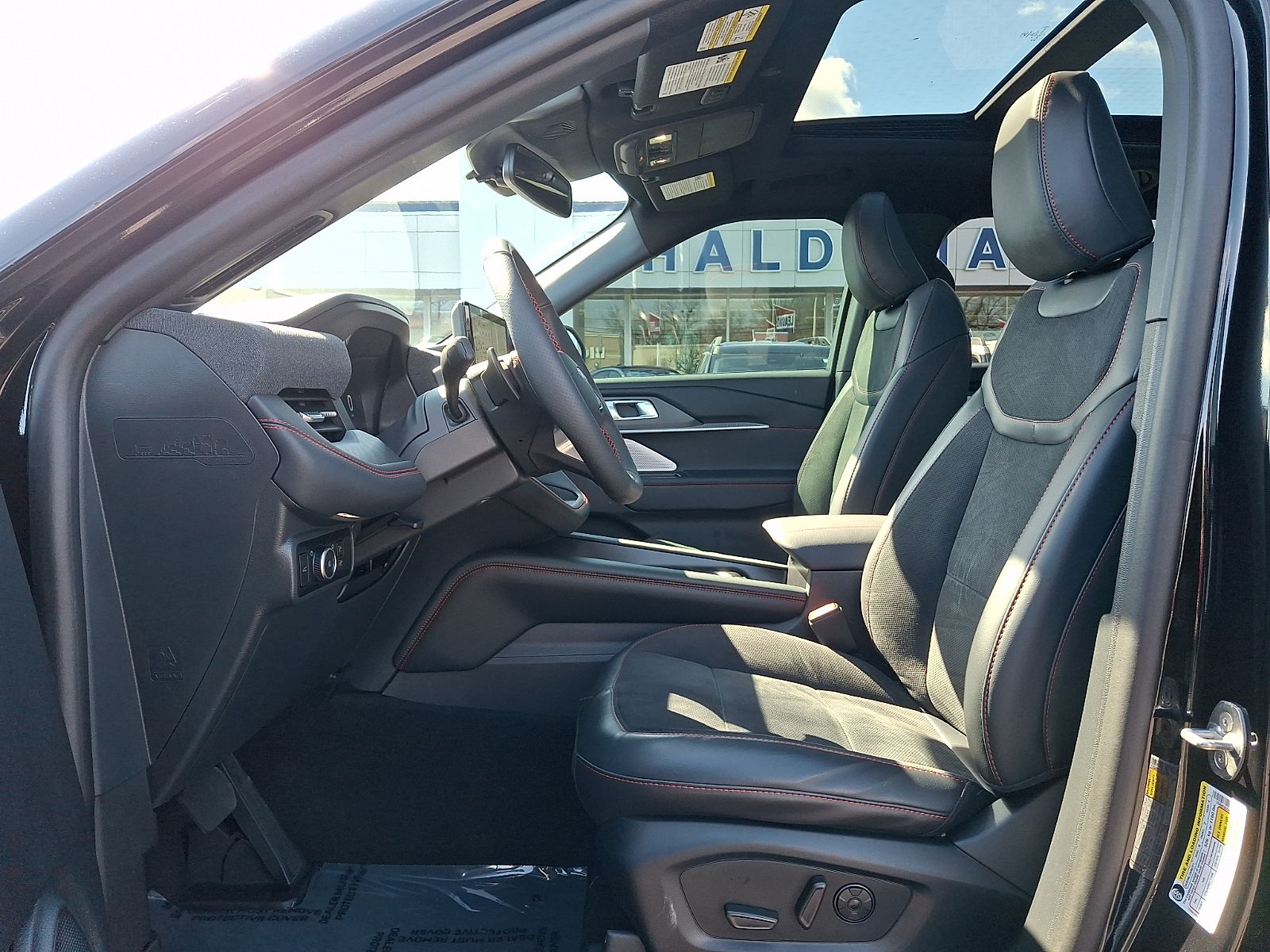Used 2025 Ford Explorer ST - photo 30