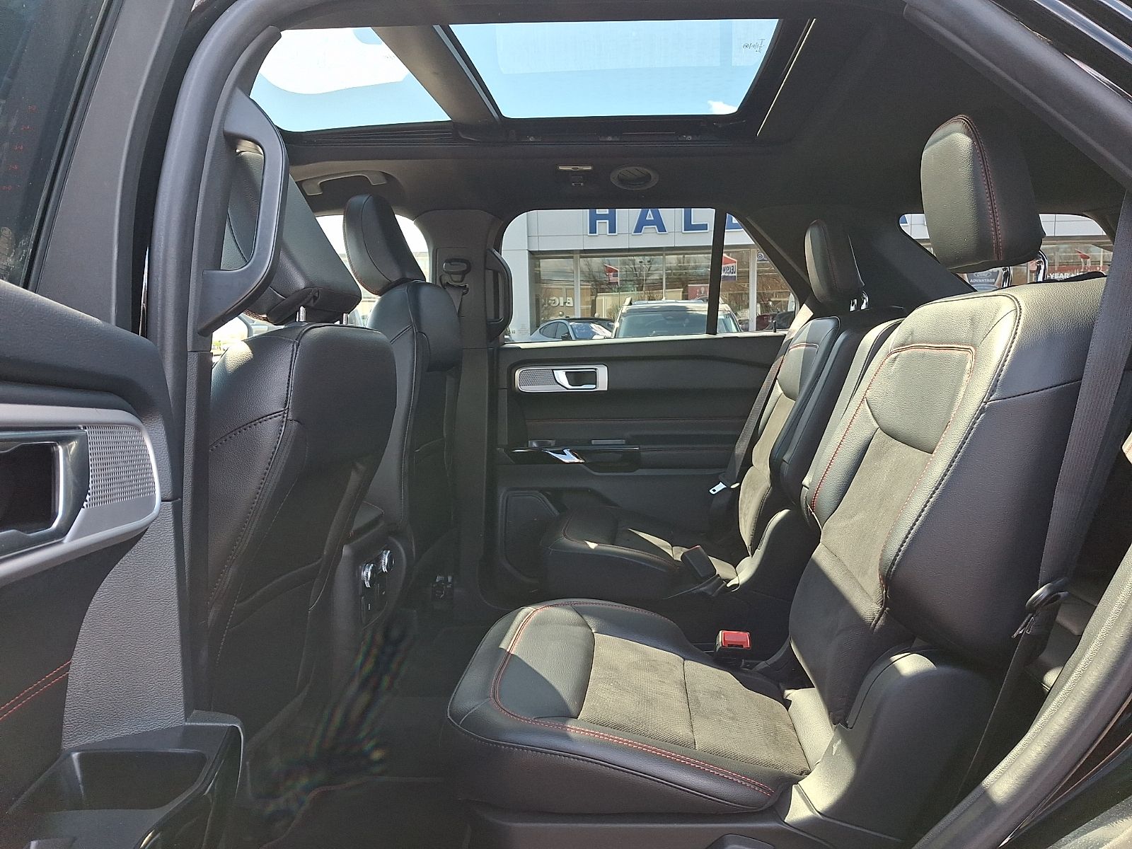 Used 2022 Ford Explorer ST-Line - photo 29