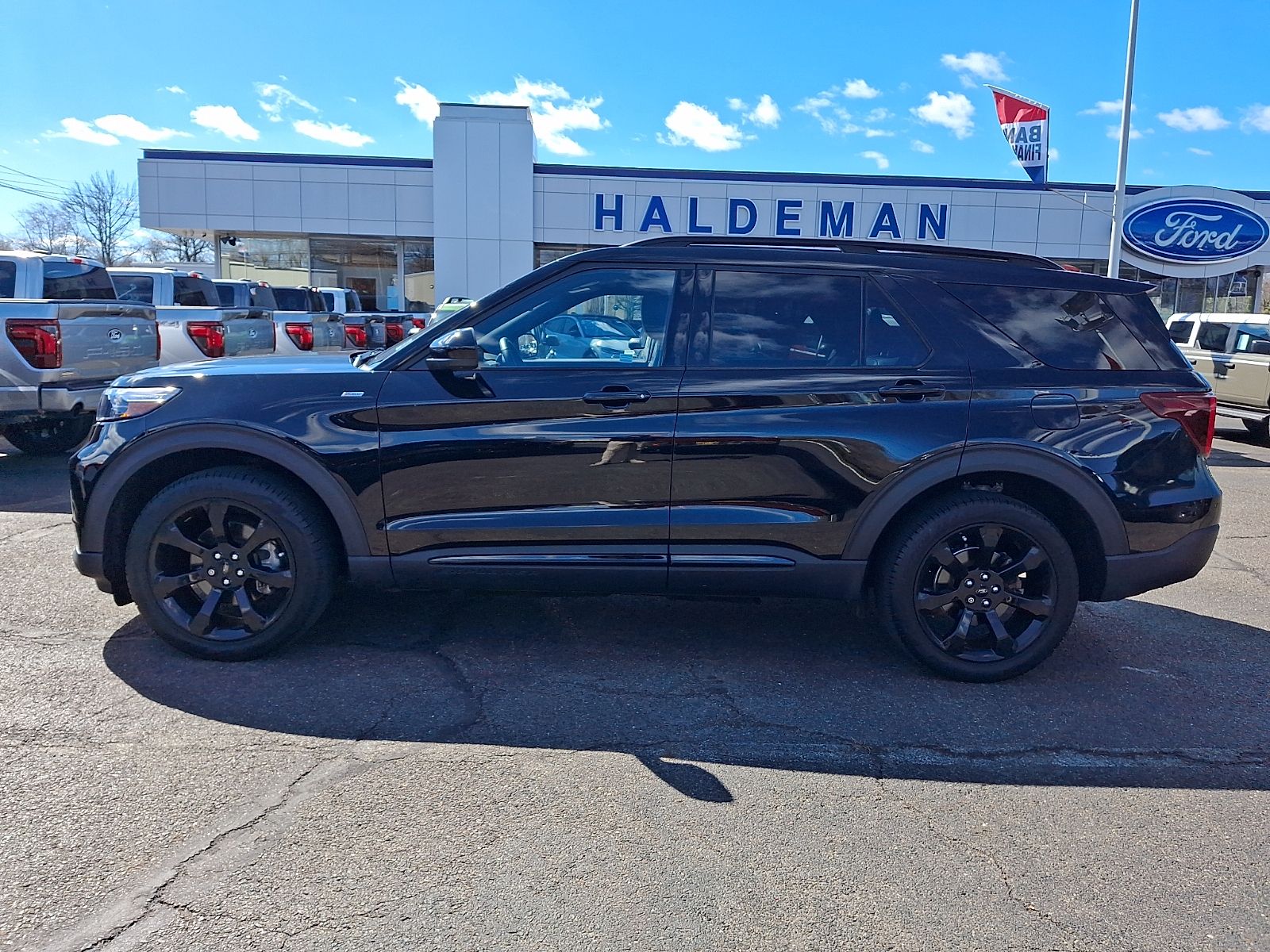Used 2022 Ford Explorer ST-Line - photo 22
