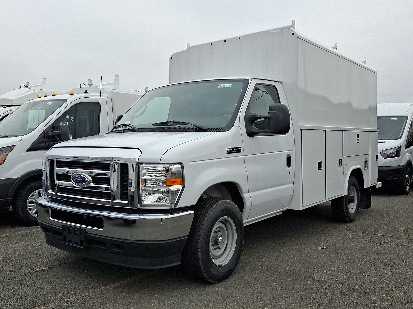 New 2025 Ford E-350 - photo 2
