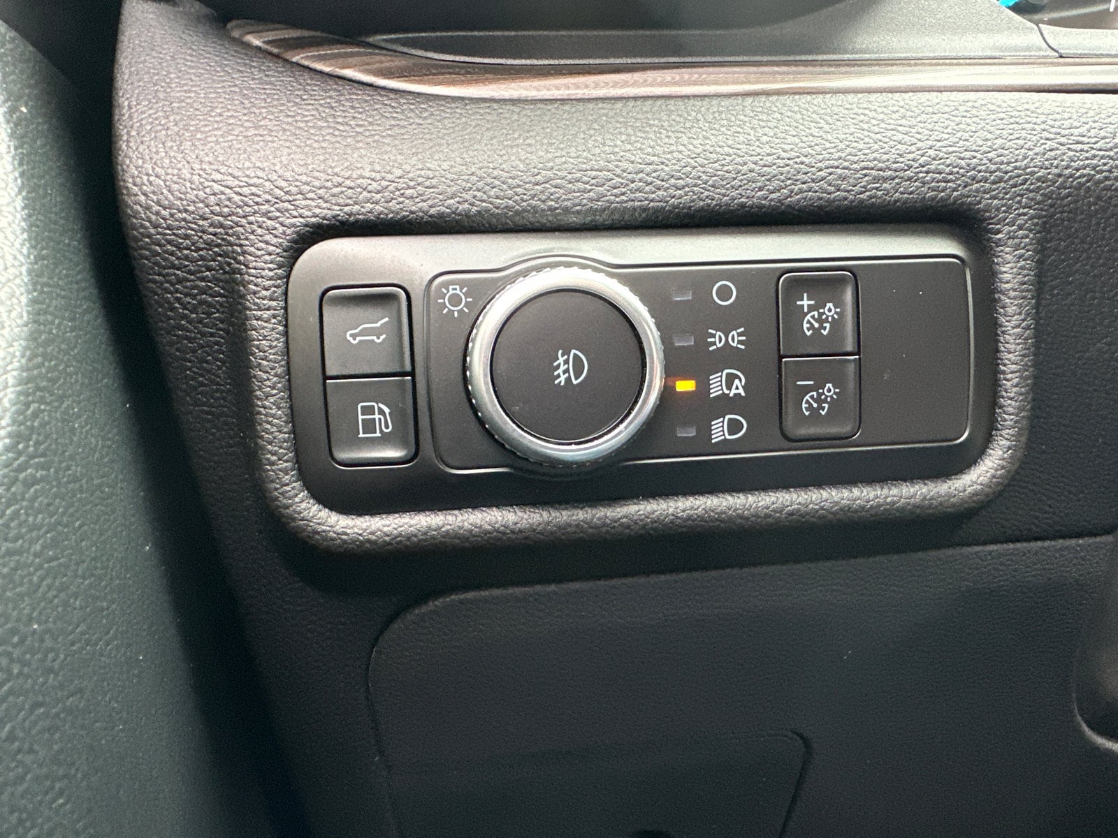 Used 2023 Ford Explorer Limited - photo 25