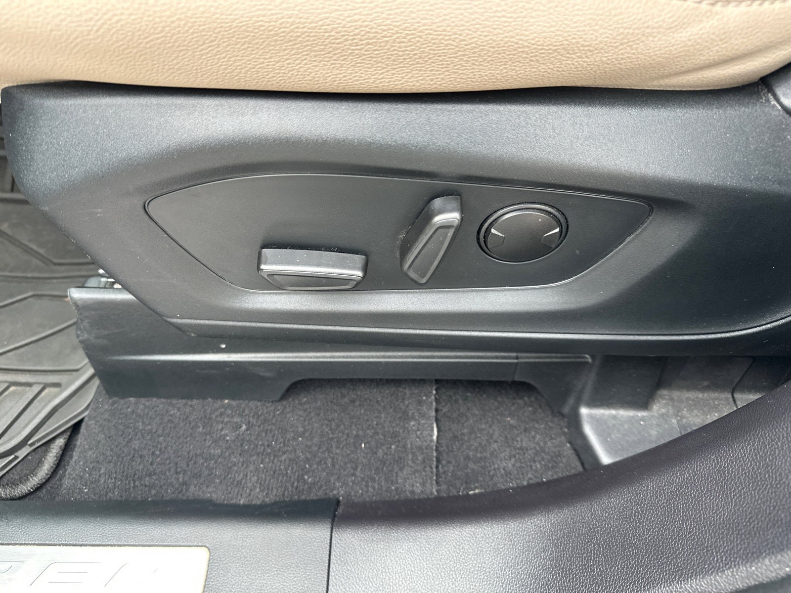 Used 2023 Ford Explorer Limited - photo 28