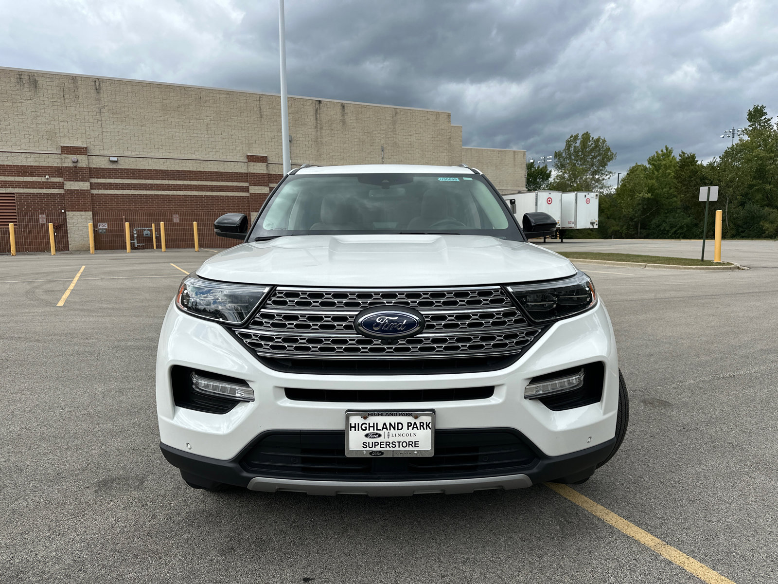 Used 2023 Ford Explorer Limited - photo 3