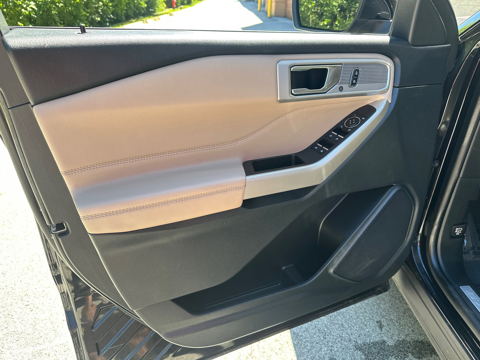 Used 2023 Ford Explorer Limited - photo 29