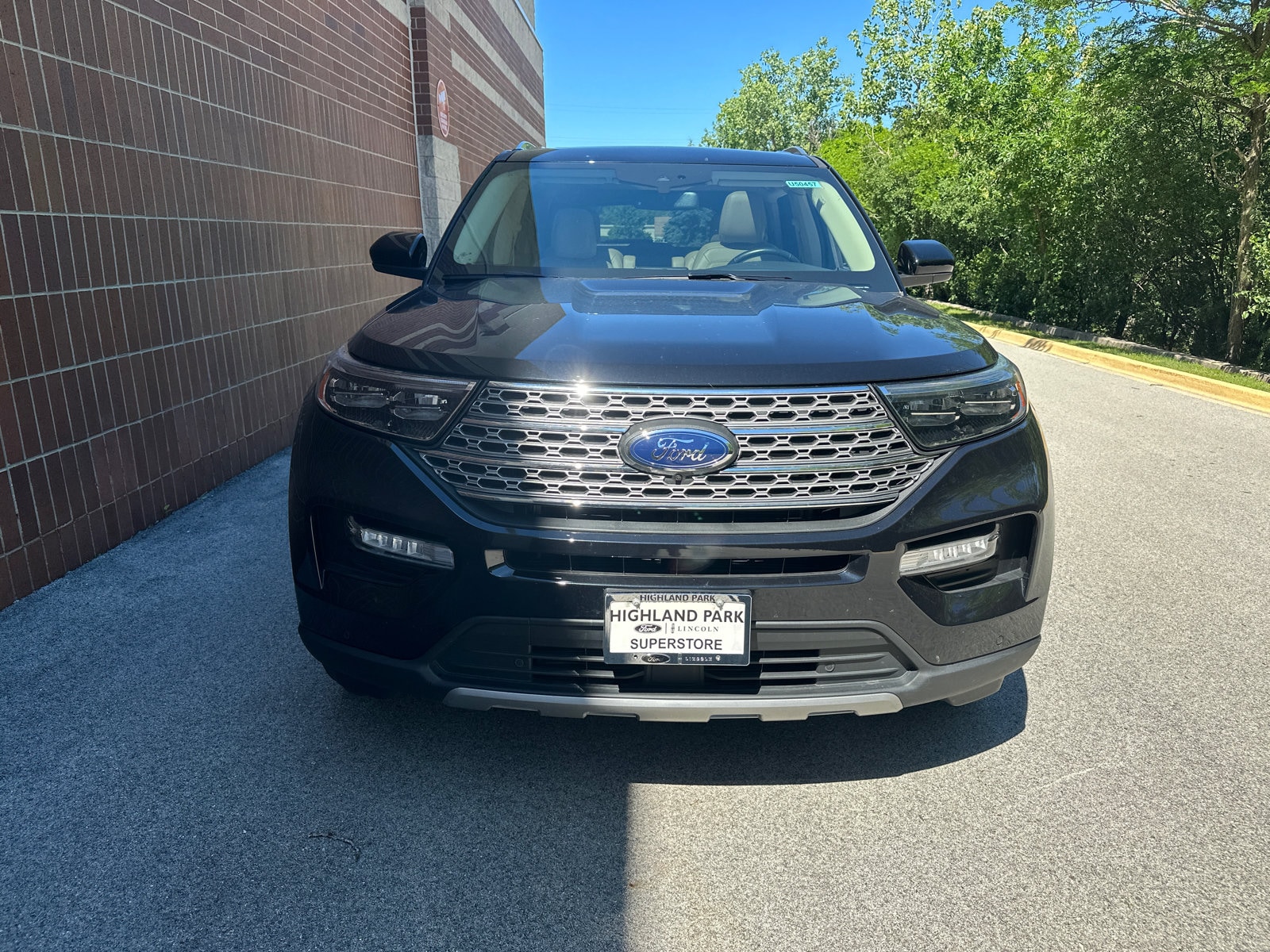 Used 2023 Ford Explorer Limited - photo 3