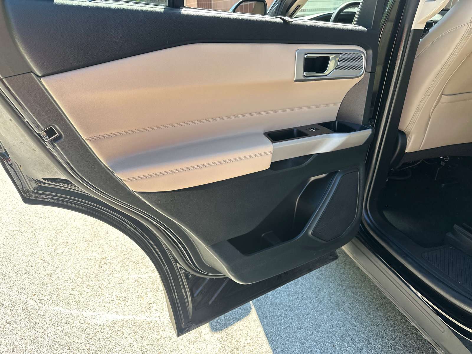 Used 2023 Ford Explorer Limited - photo 30